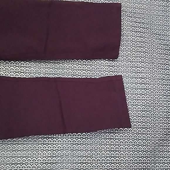 DKNY SIZE SMALL - Picture 4 of 9